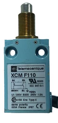 Telemecanique XCM-F110 240 V AC 1.5 A Plunger Limit Switch in Type 4 Enclosure