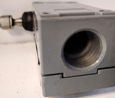 Square D 9007C54GD Limit Switch