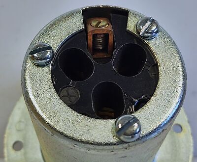 Hubbell 3775 Twist-Lock 3 Pole 4 Wire 50 A 600 V Male Flanged Inlet Plug
