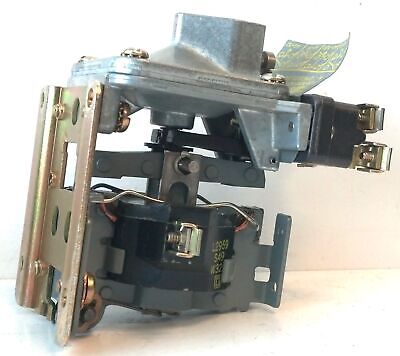 Square D 9050-AO-10E 110/120 V AC 1 NO/1 NC Open Type AC Pneumatic Timing Relay