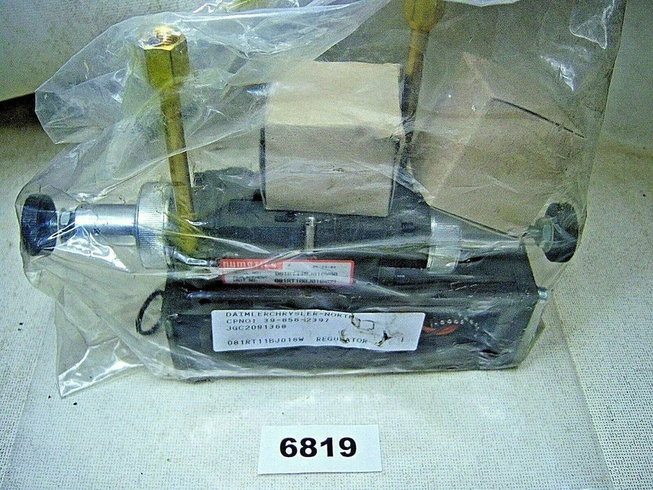Numatics Regulator 081RT11BJ016W00 w/ Gauges