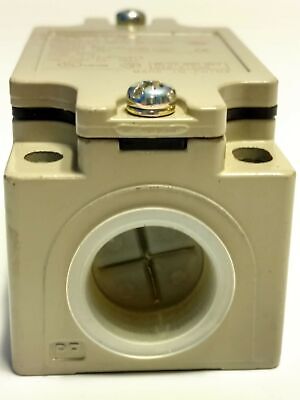 Omron D4B-2171N Limit Switch