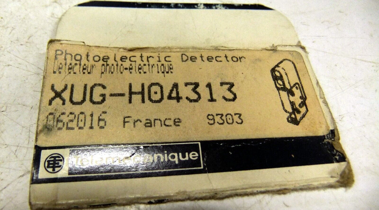 Telemecanique XUG-H04313 Photoelectric Proximity Sensor