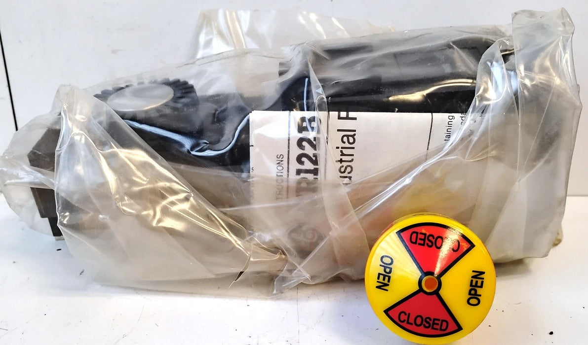 GE CR122B02222A 110/120 V AC 0.2-60 sec 600 Volt Pneumatic Timer Relay