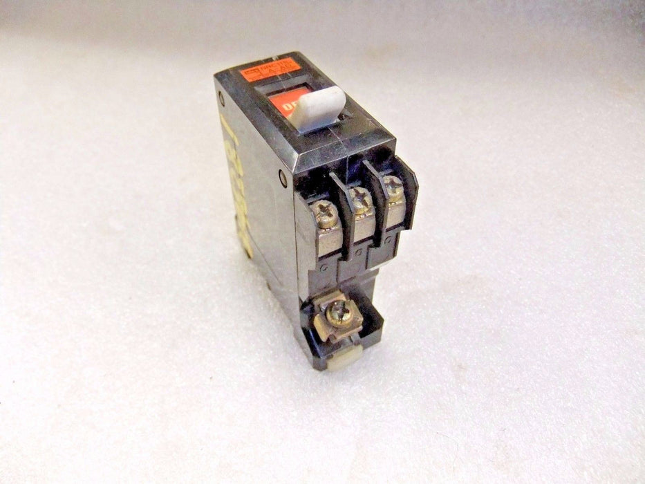 IDEC NRC111L 15A Circuit Breaker