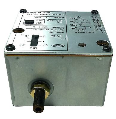Toyo-Oki HW1-3T0-02-DC-L 12-24 V DC 0.4-2 MPa Pressure Switch w/ Indicator