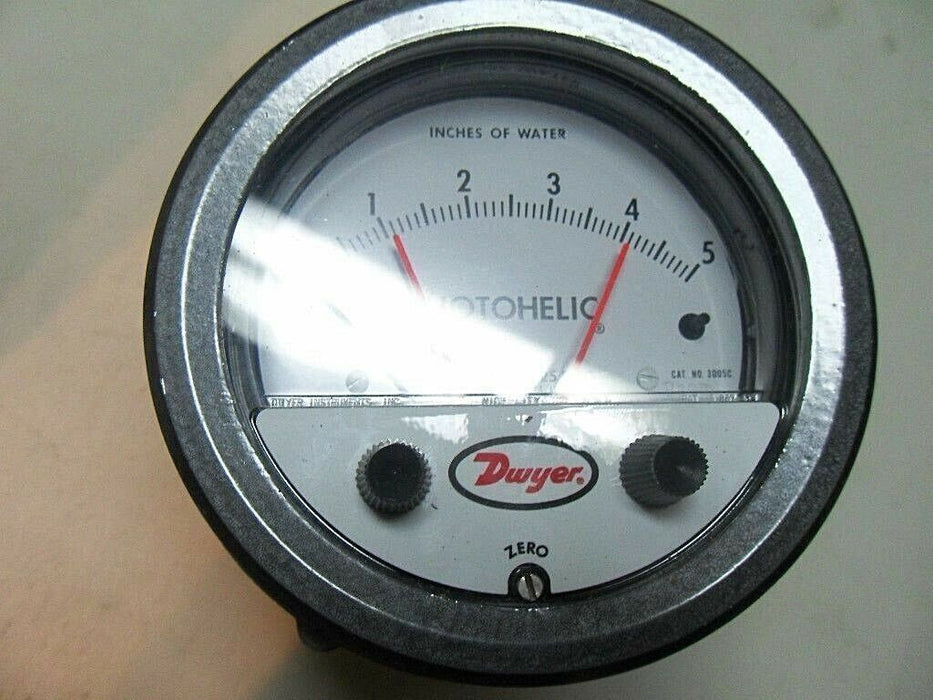 Dwyer 3005C Photohelic Pressure Switch / Gauge / Gage