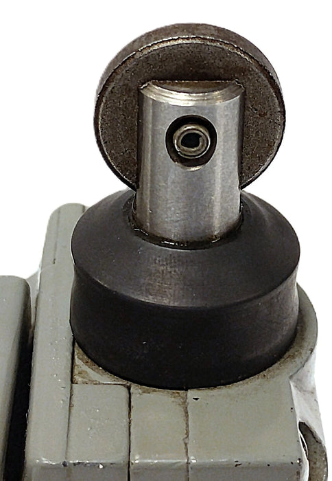Square D 9007C52F 600 V Roller Plunger Limit Switch