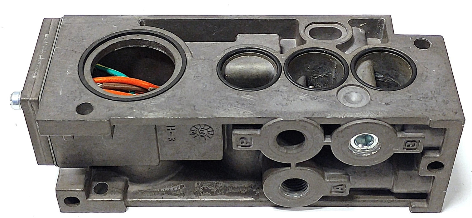Numatics 229-629 Manifold for Solenoid Valve