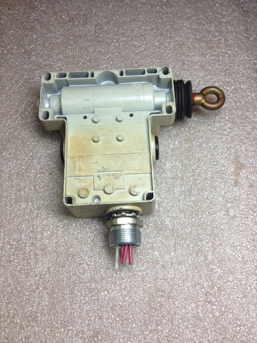 TELEMECANIQUE XY2-CE2A296H7 CABLE PULL SWITCH