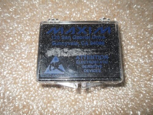 2 Analog Devices AD7864AS-2 Analog to Digital Converters