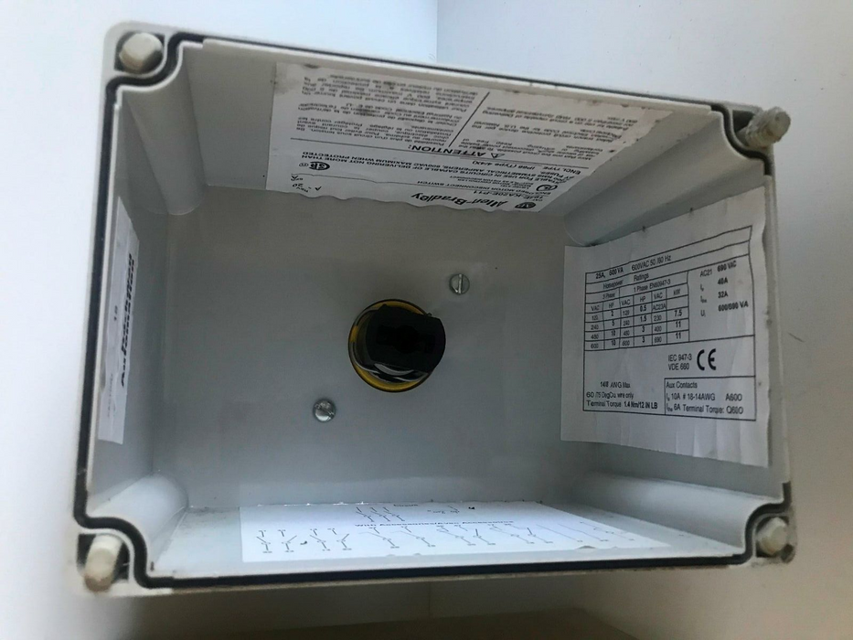 Allen-Bradley 194E-KA20E-P11 Enclosed Load Switch with 194R Handle