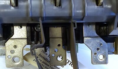 1494V-FS100 Trailer Fuse Block and 1494V-DS100 Disconnect Switch