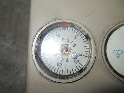 Johnson Controls P-8000 Two Position Pressure Controller