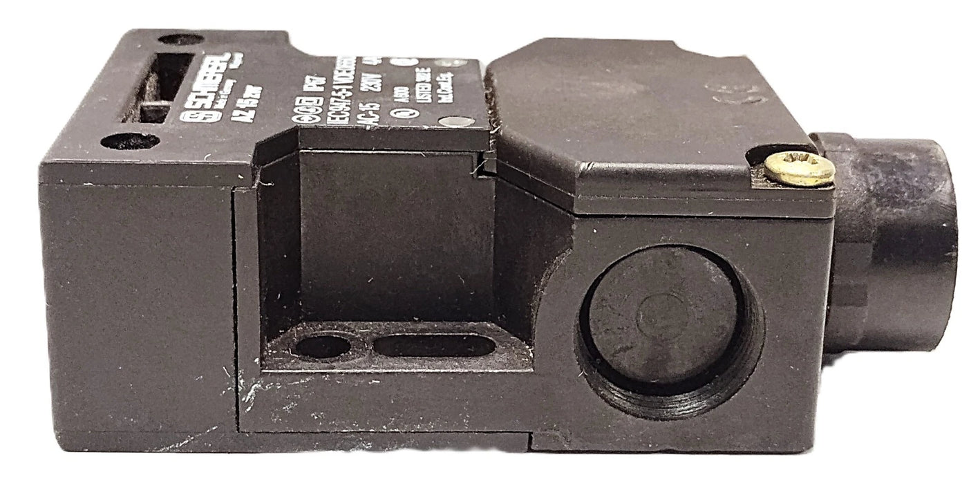 Schmersal AZ 15 ZVR 230 V 4 A Safety Interlock Switch