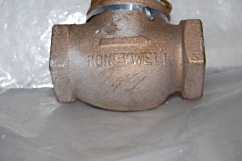 Honeywell V5011C 1391 1 8332 BRONZE THREADED CONTROL VALVE