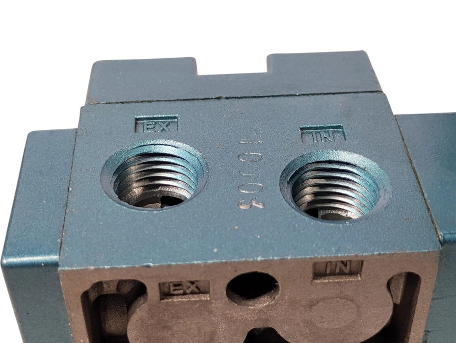 MAC Valves 712C-12-PI-502AA 150 psi Pneumatic Solenoid Valve w/ 24VDC Coil