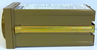 Honeywell AV301AB134 120 V AC 50/60 Hz Temperature Controller