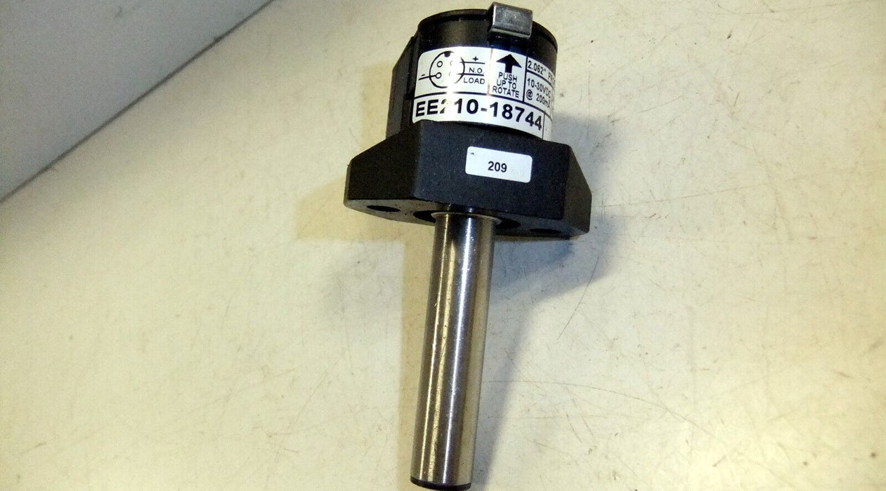 Namco Cylindrical Proximity Switch EE210-18744