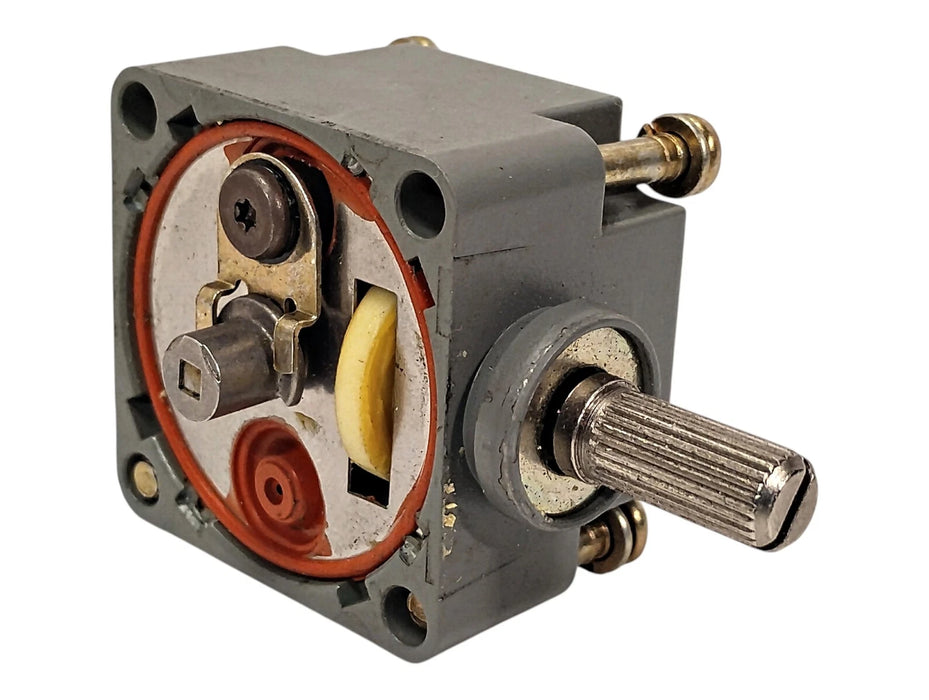 Cutler-Hammer E50DG1 Gravity Return Rotary Gear Limit Switch Actuator