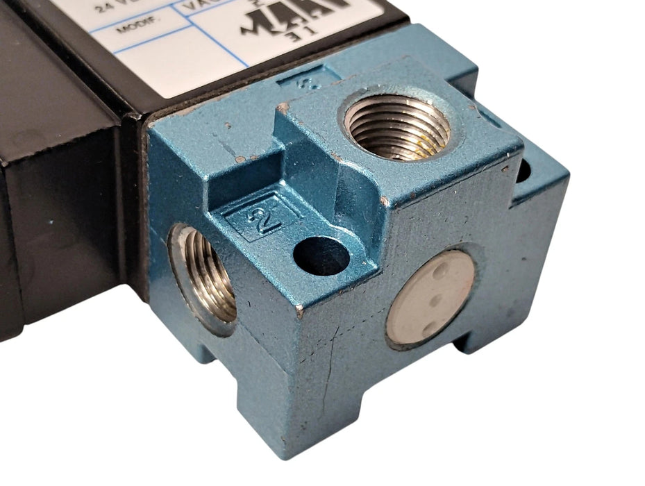 MAC Valves 111B-501JB 150 psi Pneumatic Solenoid Valve w/ 24 V DC Coil