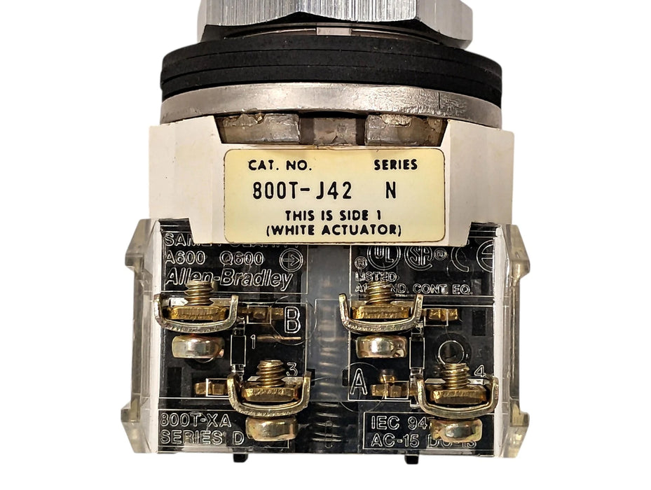 Allen-Bradley 800T-J42B 10 A Key Operated Maintained 3-Position Selector Switch