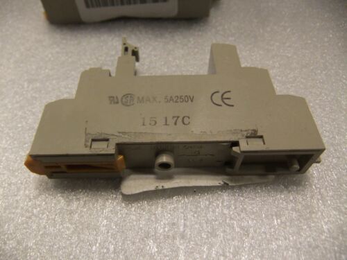 Lot of 7 Omron P2AF-08-E 8 Pin Socket Relay