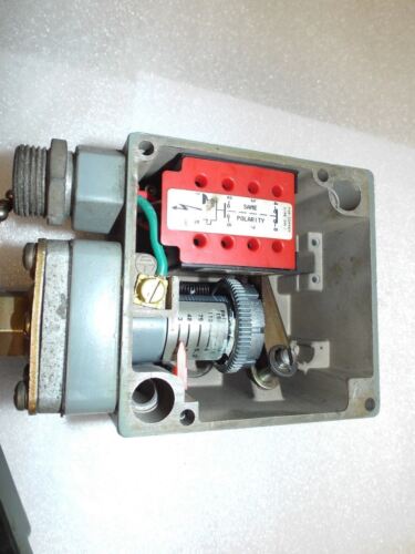 Square D 9012-GCW-1 Pressure Switch