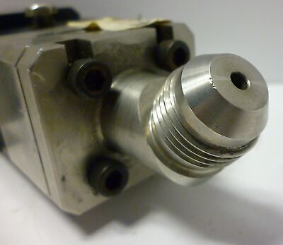 Graco 243482 Series F11A Air-Operated Dispensing Valve