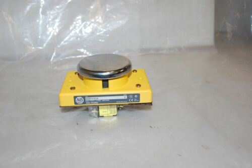Allen-Bradley PUSH BUTTON 800P-F2CB