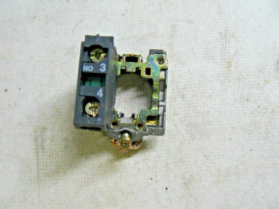 2 Telemecanique ZB4 BZ101 Contact Blocks