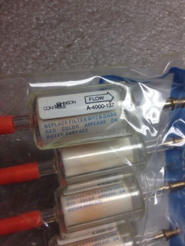 10 JOHNSON CONTROLS A-400-137 IN-LINE OIL FILTERS