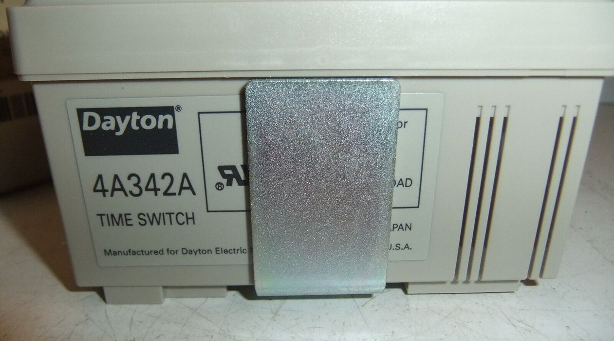 Dayton 4A342A Digital Time Switch 24h, 7d 100-240VAC