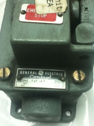 GE 2940AJ201A PUSHBUTTON STATION
