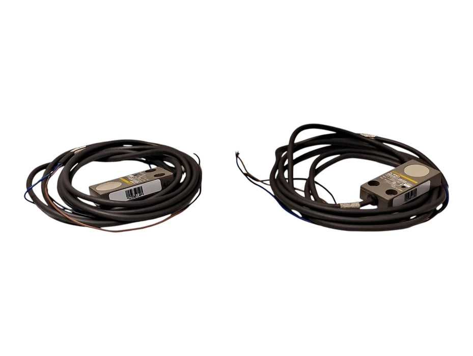 Omron TL-W5F1 12-24 V DC Shielded Inductive Proximity Sensor