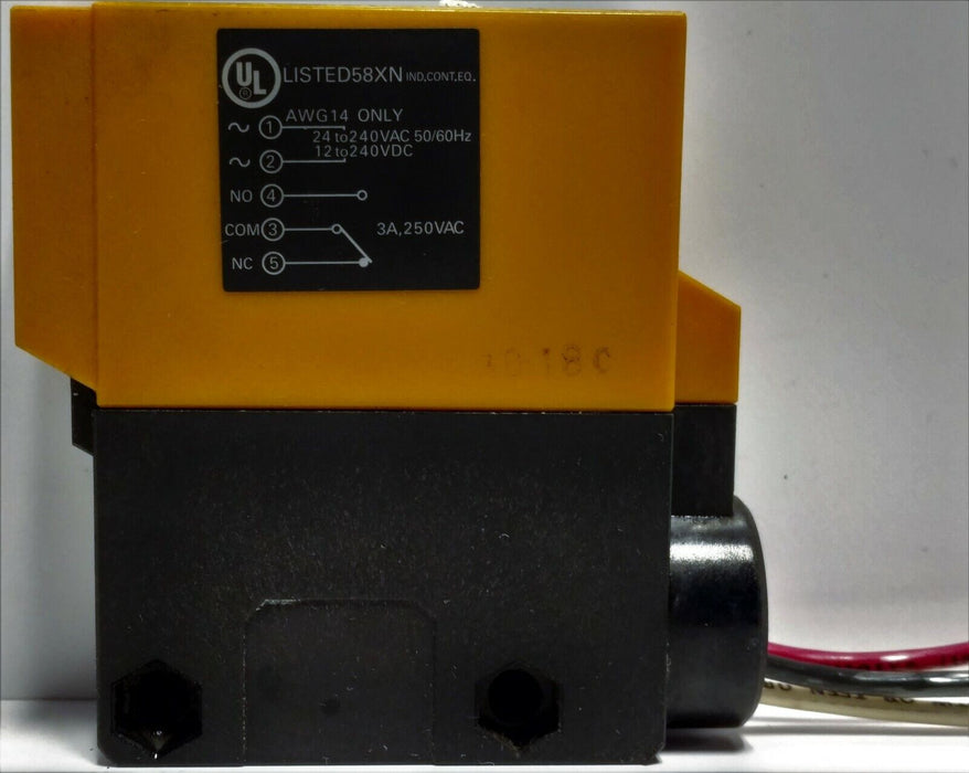 Omron E3A22-XCM4T Photoelectric Sensor