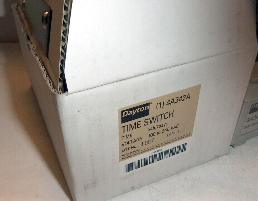 Dayton 4A342A Digital Time Switch 24h, 7d 100-240VAC
