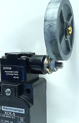 Telemecanique XCK-S 240 V AC 3 A Rotary Gear Limit Switch w/ Roller Actuator