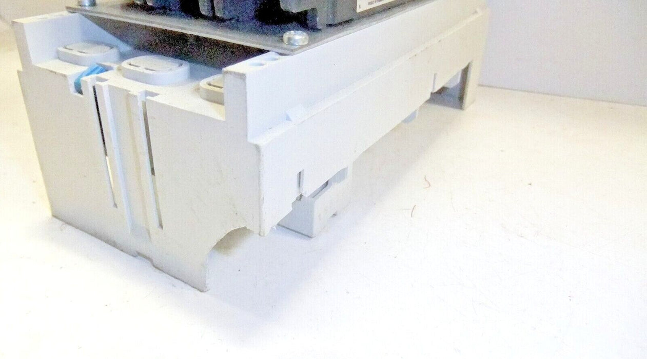 Allen-Bradley Circuit Breaker 140U-H6C3-C2-MT *chip in base