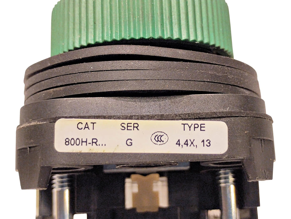 Allen-Bradley 800H-R1A Ser G Full Voltage 10 A 30 mm Green Momentary Pushbutton
