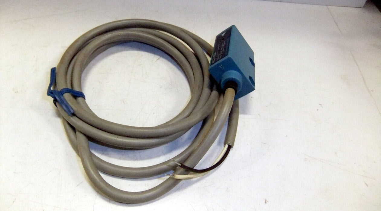 Yamatake Honeywell Photoelectric Control FE7C-TLT2R
