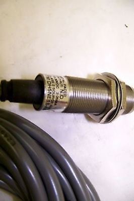 Allen-Bradley 871Tm-Dh5Ne18-Ax Proximity Switch
