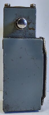 Allen-Bradley 802T-CM Oiltight Side Pushbutton Limit Switch