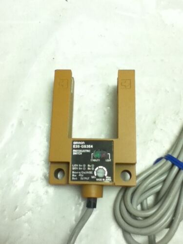 OMRON E3S-GS3E4 PHOTOELECTRIC SWITCH- NO BOX