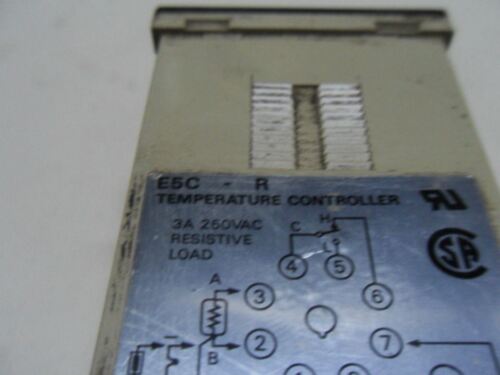 1 OMRON E5C-R TEMPERATURE CONTROL DIGITAL