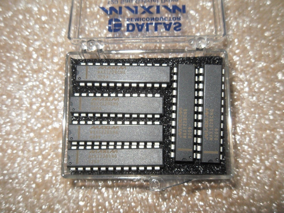 6 Maxim Max122BCNG Analog To Digital Converters