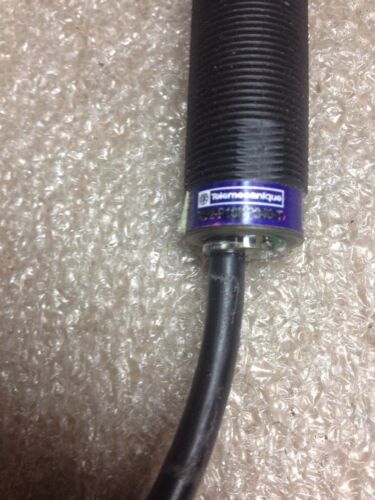 Telemecanique XU2-P18PD9AB Photoelectric Sensor