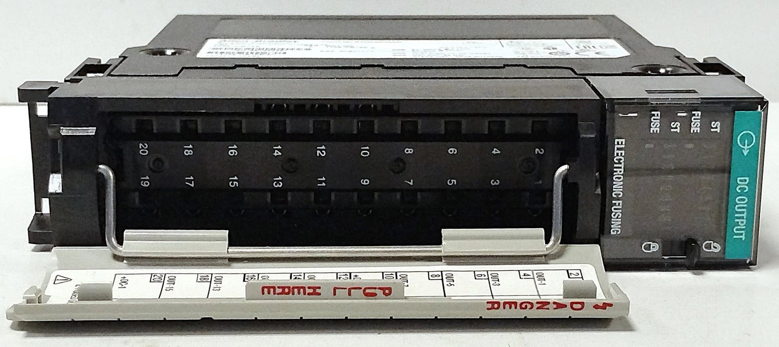 Allen-Bradley 1756-OB16E Ser A FW Rev 3.004 10-30 V DC Digital PLC Output Module