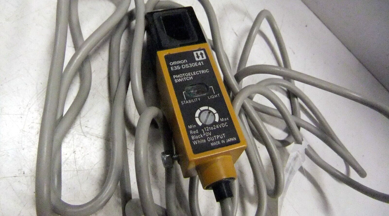 Omron E3S-DS30E41 Photoelectric Switch