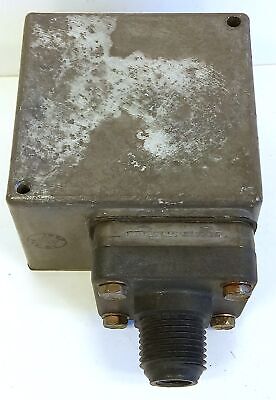 Barksdale E1H-H15-P6-PLS 125/250/480 V AC 10 A 0.5-15 psi Pressure Switch